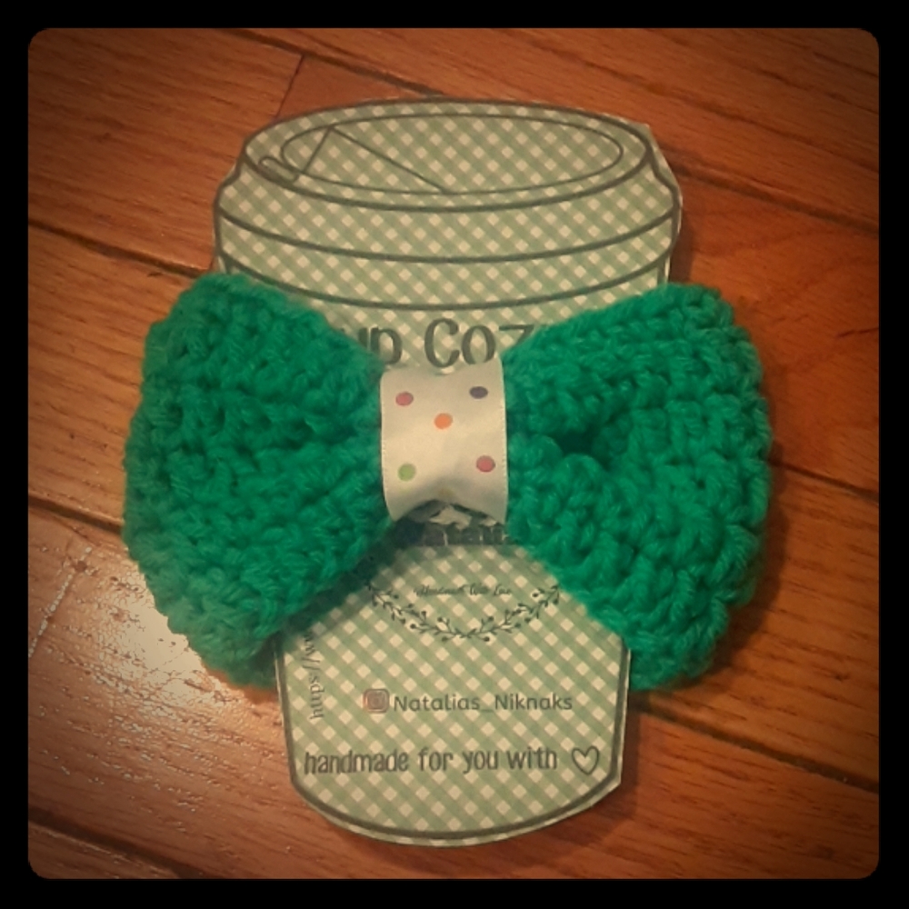 Green and polka dot cup cozy